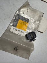 Cargar imagen en el visor de la galería, 7703197810 CONTACTOR RENAULT
