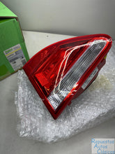 Load image into Gallery viewer, VALEO Piloto posterior ORIGINAL PART 043931 | SEAT, EXEO (3R2), 1.6