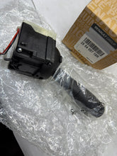 Cargar imagen en el visor de la galería, 255405718R CONMUTADOR RENAULT