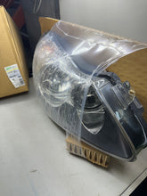 Cargar imagen en el visor de la galería, VALEO Faro principal ORIGINAL PART 043380 | OPEL, CORSA D (S07), 1.4 (L08, L68)