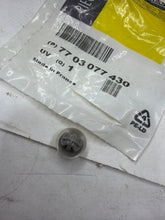 Cargar imagen en el visor de la galería, 7703077430 GRAPA FIJ.PANELES RENAULT