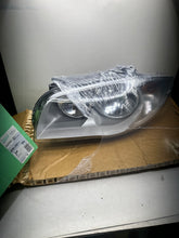 Cargar imagen en el visor de la galería, VALEO Faro principal ORIGINAL PART 043902 | BMW, 1 (E87), 116 i