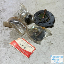 Cargar imagen en el visor de la galería, 04231-24011 FUEL PUMP & PIPE, toyota