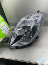 Cargar imagen en el visor de la galería, VALEO Faro principal ORIGINAL PART 043047 | TOYOTA, YARIS (_P9_), 1.0 VVT-i (KSP90_, KSP90R)