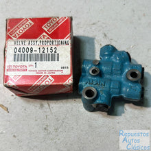 Cargar imagen en el visor de la galería, 04009-12152 Válvula de Proporción Toyota