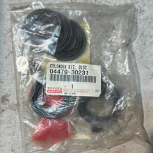 Load image into Gallery viewer, 04479-30231 CYLINDER KIT, DISC BRAKE, REAR, toyota,