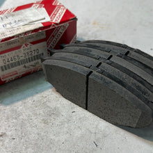 Load image into Gallery viewer, 04465-35270 PAD KIT, DISC BRAKE, FRONT, toyota,
