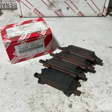 Cargar imagen en el visor de la galería, 04466-48040 PAD KIT, DISC BRAKE, REAR, toyota,