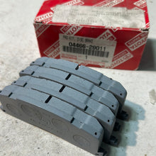 Cargar imagen en el visor de la galería, 04466-28011 PAD KIT, DISC BRAKE, REAR, toyota,