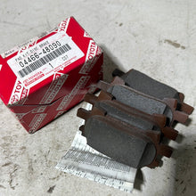 Cargar imagen en el visor de la galería, 04466-48090 PAD KIT, DISC BRAKE, REAR, toyota,