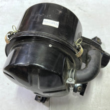 Cargar imagen en el visor de la galería, 17710-54040 CLEANER ASSY, AIR, toyota,