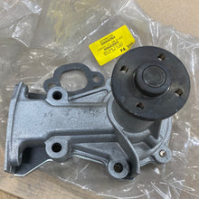Cargar imagen en el visor de la galería, Bomba de Agua PA500 para DAIHATSU y INNOCENTI