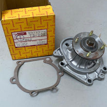 Cargar imagen en el visor de la galería, Water Pump TOYOTA CROWN/HILUX 16100-59048/49