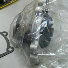 Cargar imagen en el visor de la galería, Water Pump TOYOTA CRESSIDA/CROWN/HIACE I/HILUX IV GWT-42A