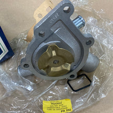 Cargar imagen en el visor de la galería, Bomba de Agua SIL PA232 para Peugeot 204, 304 y 305
