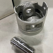 Load image into Gallery viewer, Piston Set TOYOTA 13101-54070 / 01T9201D STD