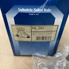 Cargar imagen en el visor de la galería, Bomba de Agua SIL PA257 para Volvo