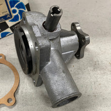 Cargar imagen en el visor de la galería, Bomba de Agua PWA49 para Ford - Repuesto Original