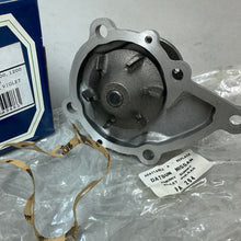 Cargar imagen en el visor de la galería, Bomba de Agua SIL PA264 para Toyota y Datsun