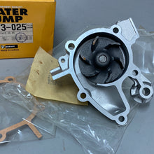 Load image into Gallery viewer, Bomba de Agua PARAUT para Nissan Cherry III y Sunny SB11 - Referencias 21010-16A25/26/85