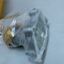 Cargar imagen en el visor de la galería, Bomba de Agua para SUZUKI SWIFT I, SUPER CARRY y SJ - Referencia 17400-78820/21