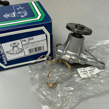 Cargar imagen en el visor de la galería, Bomba de Agua SIL PA264 para Toyota y Datsun