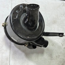 Cargar imagen en el visor de la galería, 17710-54040 CLEANER ASSY, AIR, toyota,