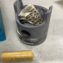 Cargar imagen en el visor de la galería, Piston Set MERCEDES-BENZ 90989630 88mm