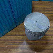 Cargar imagen en el visor de la galería, Piston Set OPEL 91096640 93mm