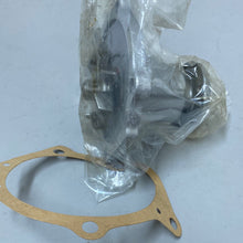 Cargar imagen en el visor de la galería, Bomba de Agua GMB MD001300 para Coches Clásicos