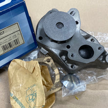 Cargar imagen en el visor de la galería, Bomba de Agua SIL PA507 para FIAT Regata y Ritmo