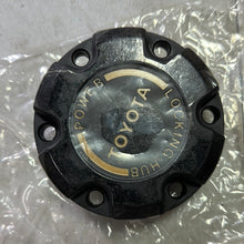 Cargar imagen en el visor de la galería, 43509-60040 COVER SUB-ASSY, FREE WHEEL HUB, toyota,