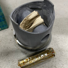 Cargar imagen en el visor de la galería, Piston Set OPEL 91094600 72mm