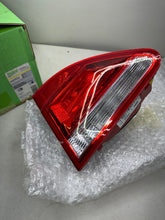 Load image into Gallery viewer, VALEO Piloto posterior ORIGINAL PART 043931 | SEAT, EXEO (3R2), 1.6
