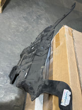 Cargar imagen en el visor de la galería, 51420-60020 SUSPENSION CROSSMEMBER &amp; UNDER COVER, toyota
