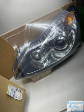 Cargar imagen en el visor de la galería, VALEO Faro principal ORIGINAL PART 043383 | OPEL, CORSA D (S07), 1.4 (L08, L68)
