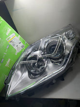 Cargar imagen en el visor de la galería, VALEO Faro principal ORIGINAL PART 043617 | RENAULT, LAGUNA III (BT0/1), 3.5 V6 (BT0C, BT0P)
