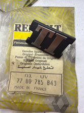 Cargar imagen en el visor de la galería, 7700785843 BADGE 'TI' R21 RENAULT
