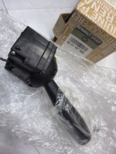 Cargar imagen en el visor de la galería, 8201167988 CONMUTADOR LUCES RENAULT
