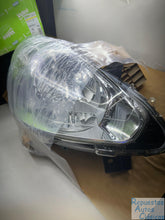 Load image into Gallery viewer, VALEO Faro principal ORIGINAL PART 044782 | PEUGEOT, PARTNER Furgoneta/monovolumen, 1.6
