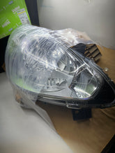 Load image into Gallery viewer, VALEO Faro principal ORIGINAL PART 044782 | PEUGEOT, PARTNER Furgoneta/monovolumen, 1.6
