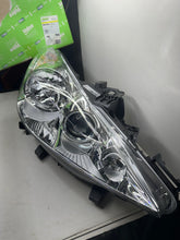 Cargar imagen en el visor de la galería, VALEO Faro principal ORIGINAL PART 043243 | PEUGEOT, 207 CC (WD_), 1.6 16V
