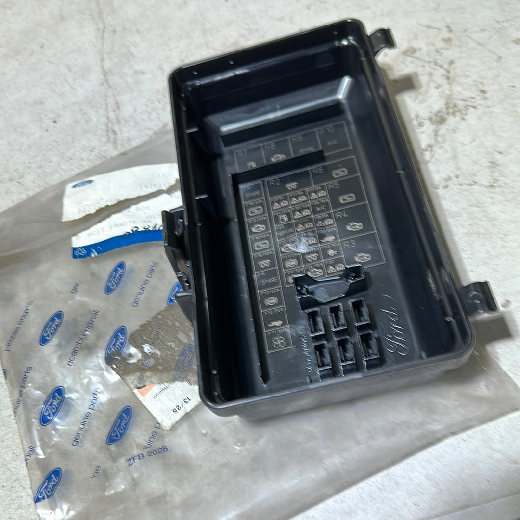 Cover - Additional Fuse Box: 1418412 FORD