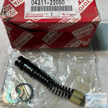 Cargar imagen en el visor de la galería, 04311-22050 CYLINDER KIT, CLUTCH MASTER, toyota,
