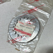 Load image into Gallery viewer, 90201-41054 FRONT AXLE HOUSING &amp; DIFFERENTIAL, toyota
