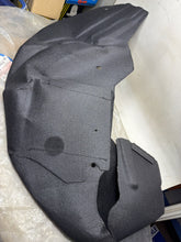 Cargar imagen en el visor de la galería, 1232968 CUBIERTA PROTECTORA, DCHA FORD
