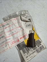 Cargar imagen en el visor de la galería, 7711130074 CASQUILLO RENAULT
