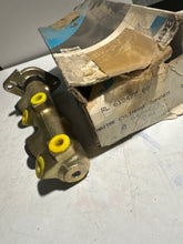 Cargar imagen en el visor de la galería, BENDIX 4601.62 Cilindro Principal De Freno
