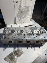 Cargar imagen en el visor de la galería, 7711134688 CYLINDER HEAD R/W RENAULT

