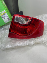 Cargar imagen en el visor de la galería, VALEO Piloto posterior ORIGINAL PART 043929 | SEAT, EXEO (3R2), 1.6
